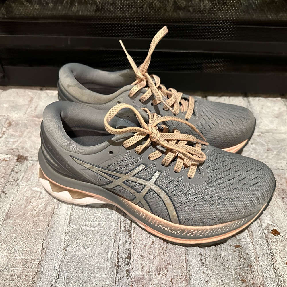 Asics Gel Kayano 27 - size 6